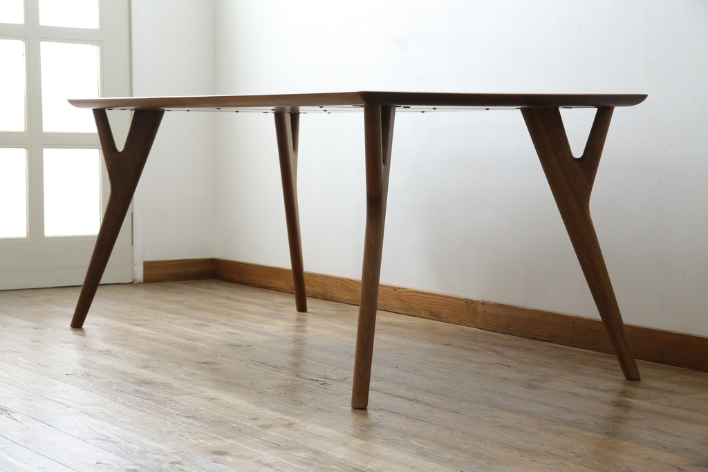 中古　キタニ(KITANI)　Marilyn(マリリン)シリーズ　IE-165DT　ウォールナット材　枝状に削り出した脚が特徴のダイニングテーブル　定価約50万円　(R-086211)