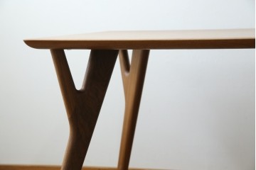 中古　キタニ(KITANI)　Marilyn(マリリン)シリーズ　IE-165DT　ウォールナット材　枝状に削り出した脚が特徴のダイニングテーブル　定価約50万円　(R-086211)