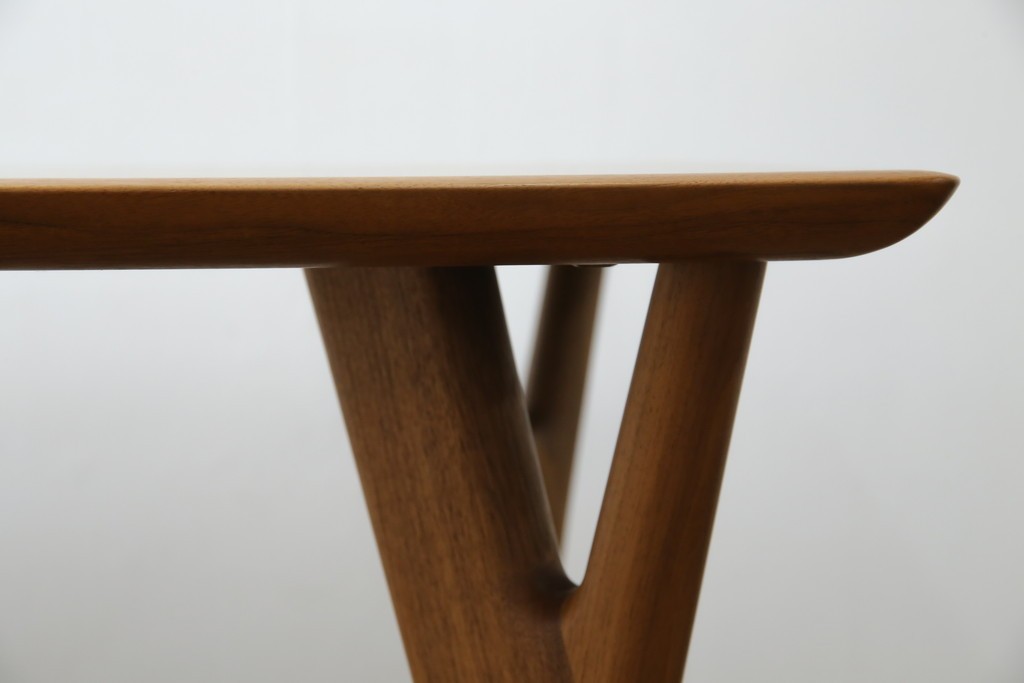 中古　キタニ(KITANI)　Marilyn(マリリン)シリーズ　IE-165DT　ウォールナット材　枝状に削り出した脚が特徴のダイニングテーブル　定価約50万円　(R-086211)