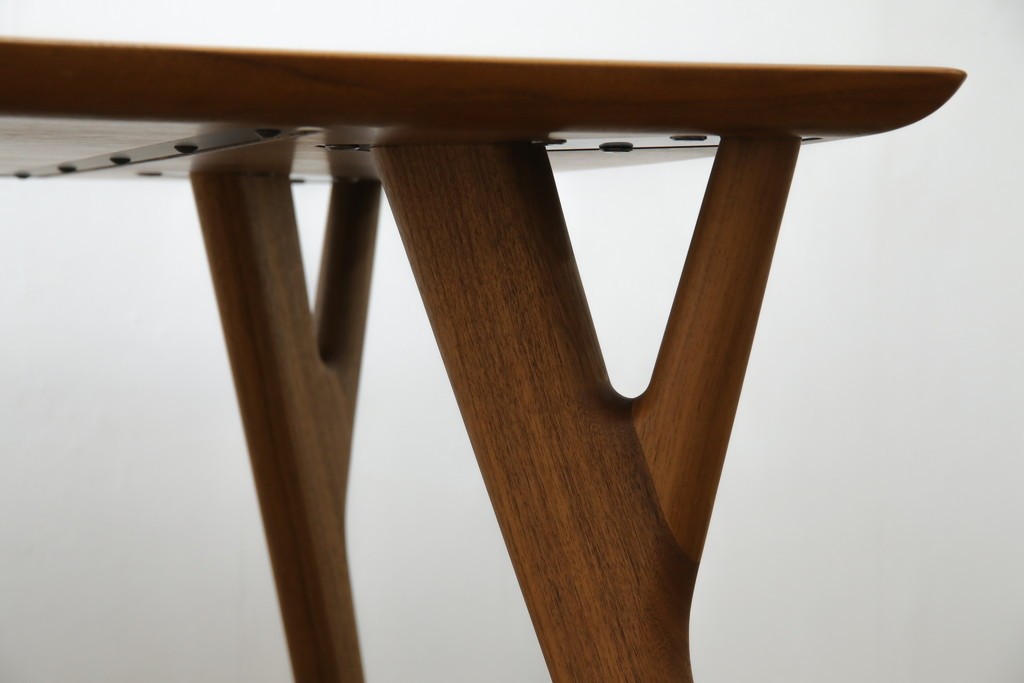 中古　キタニ(KITANI)　Marilyn(マリリン)シリーズ　IE-165DT　ウォールナット材　枝状に削り出した脚が特徴のダイニングテーブル　定価約50万円　(R-086211)