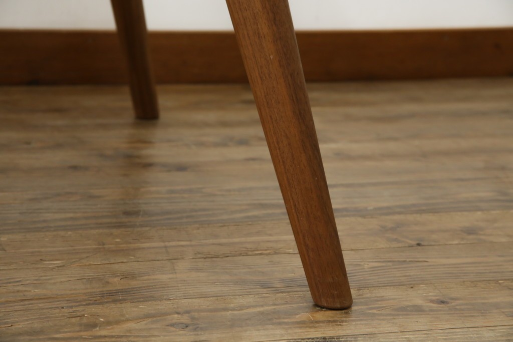 中古　キタニ(KITANI)　Marilyn(マリリン)シリーズ　IE-165DT　ウォールナット材　枝状に削り出した脚が特徴のダイニングテーブル　定価約50万円　(R-086211)