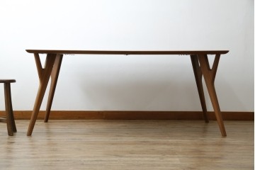 中古　キタニ(KITANI)　Marilyn(マリリン)シリーズ　IE-165DT　ウォールナット材　枝状に削り出した脚が特徴のダイニングテーブル　定価約50万円　(R-086211)