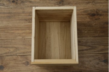 中古　美品　楡(ニレ)材　龍の飾り金具が目を引く重厚なアンティーク調和箪笥　(R-086212)