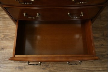 中古　美品　maruni(マルニ木工)　高級ライン ブリタニアシリーズ　アンティーク調の深い色合い×クラシカルな引き手が魅力のチェスト66　定価約54万円　(R-086213)