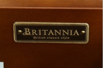 中古　美品　maruni(マルニ木工)　高級ライン ブリタニアシリーズ　アンティーク調の深い色合い×クラシカルな引き手が魅力のチェスト66　定価約54万円　(R-086213)