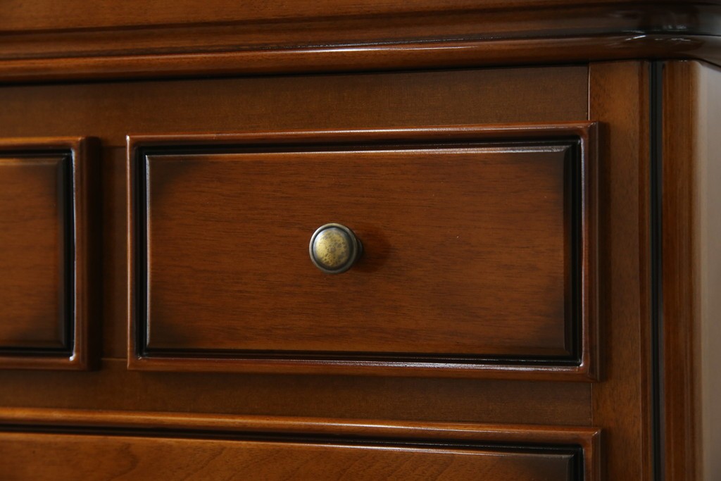 中古　美品　maruni(マルニ木工)　高級ライン ブリタニアシリーズ　アンティーク調の深い色合い×クラシカルな引き手が魅力のチェスト66　定価約54万円　(R-086213)