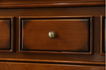 中古　美品　maruni(マルニ木工)　高級ライン ブリタニアシリーズ　アンティーク調の深い色合い×クラシカルな引き手が魅力のチェスト66　定価約54万円　(R-086213)