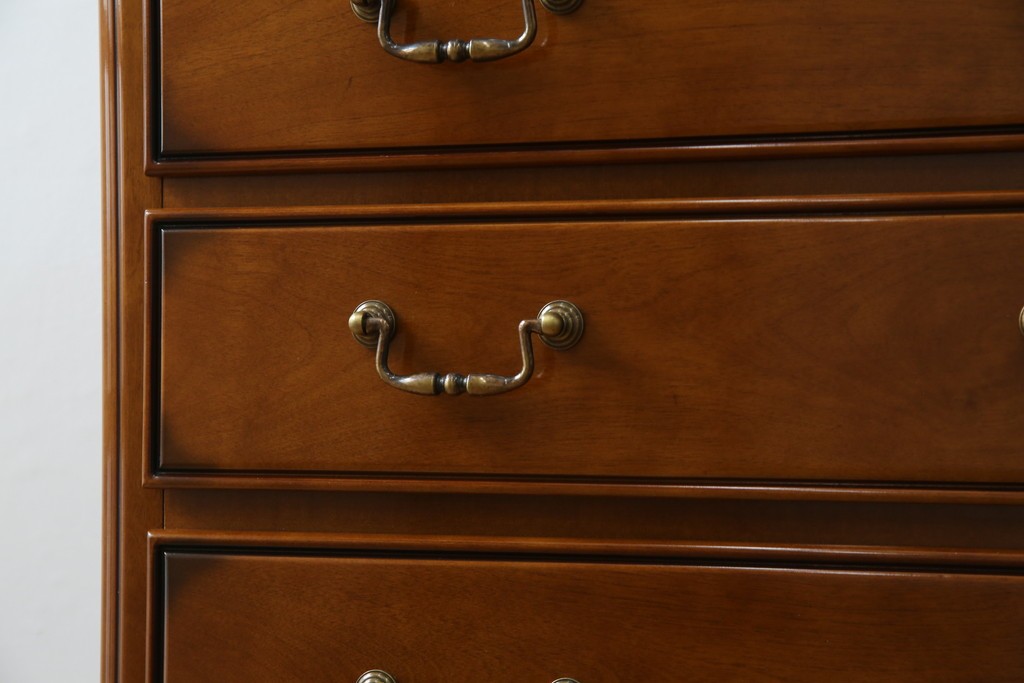 中古　美品　maruni(マルニ木工)　高級ライン ブリタニアシリーズ　アンティーク調の深い色合い×クラシカルな引き手が魅力のチェスト66　定価約54万円　(R-086213)