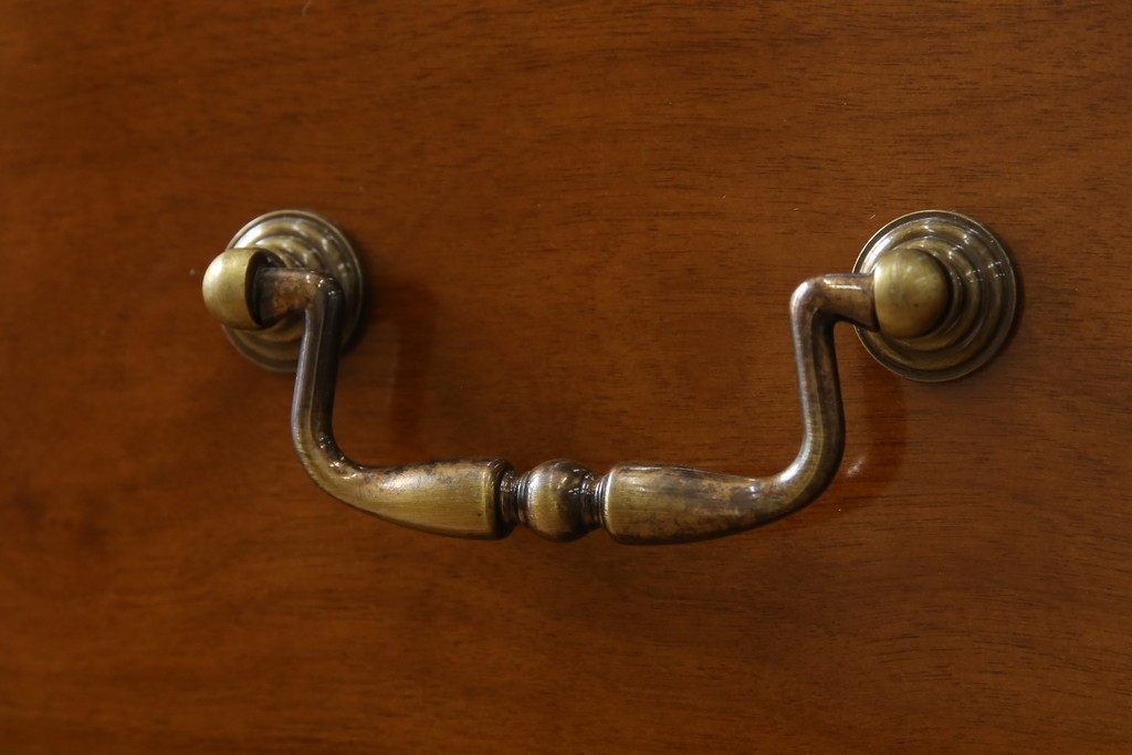 中古　美品　maruni(マルニ木工)　高級ライン ブリタニアシリーズ　アンティーク調の深い色合い×クラシカルな引き手が魅力のチェスト66　定価約54万円　(R-086213)