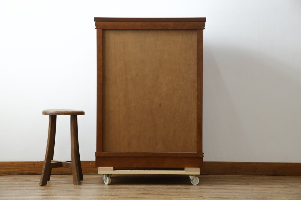 中古　美品　maruni(マルニ木工)　高級ライン ブリタニアシリーズ　アンティーク調の深い色合い×クラシカルな引き手が魅力のチェスト66　定価約54万円　(R-086213)