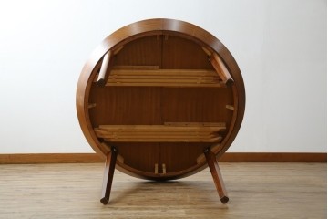 デンマークヴィンテージ　希少　ローズウッド材　Ole Hald(オーレ・ハルド)デザイン　天板のエッジが美しいラウンドダイニングテーブル　(R-086214)
