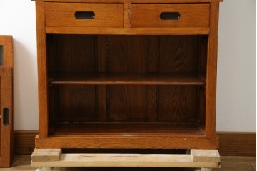 中古　美品　楡(ニレ)材　引き出し2杯付きの小振りな格子戸キャビネット　(R-086220)