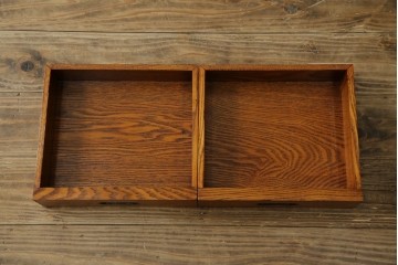 中古　美品　楡(ニレ)材　引き出し2杯付きの小振りな格子戸キャビネット　(R-086220)