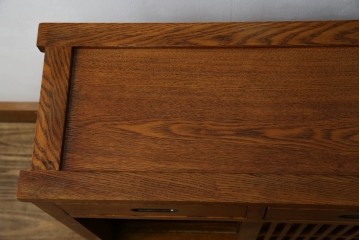 中古　美品　楡(ニレ)材　引き出し2杯付きの小振りな格子戸キャビネット　(R-086220)