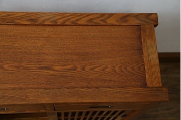 中古　美品　楡(ニレ)材　引き出し2杯付きの小振りな格子戸キャビネット　(R-086220)