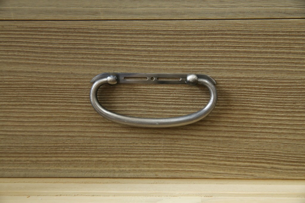 中古　美品　伝統工芸品　一級技能士 有本一郎作・久光刻　繊細な彫刻が美しい加茂総桐箪笥　定価約150万円　(R-086221)