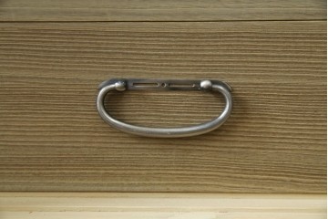 中古　美品　伝統工芸品　一級技能士 有本一郎作・久光刻　繊細な彫刻が美しい加茂総桐箪笥　定価約150万円　(R-086221)