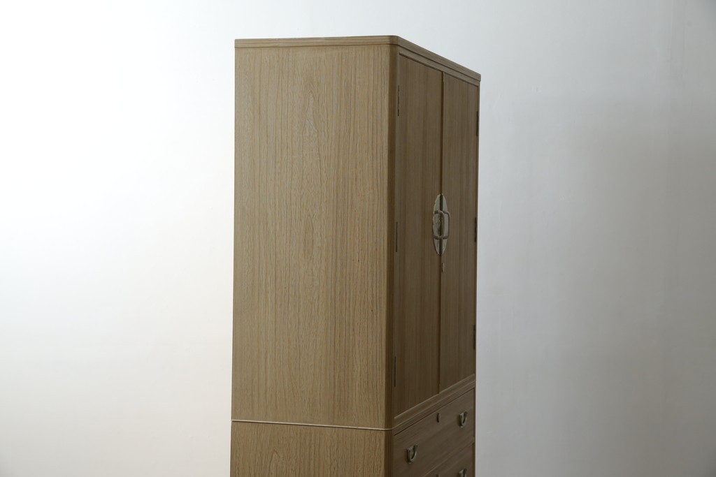 中古　美品　伝統工芸品　一級技能士 有本一郎作・久光刻　繊細な彫刻が美しい加茂総桐箪笥　定価約150万円　(R-086221)