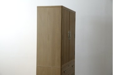 中古　美品　伝統工芸品　一級技能士 有本一郎作・久光刻　繊細な彫刻が美しい加茂総桐箪笥　定価約150万円　(R-086221)