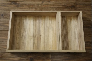 中古　美品　伝統工芸品　一級技能士 有本一郎作・久光刻　繊細な彫刻が美しい加茂総桐箪笥　定価約150万円　(R-086221)