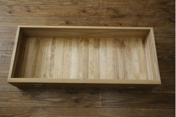 中古　美品　伝統工芸品　一級技能士 有本一郎作・久光刻　繊細な彫刻が美しい加茂総桐箪笥　定価約150万円　(R-086221)