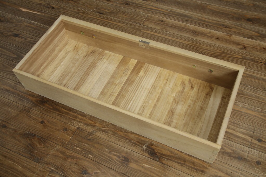 中古　美品　伝統工芸品　一級技能士 有本一郎作・久光刻　繊細な彫刻が美しい加茂総桐箪笥　定価約150万円　(R-086221)