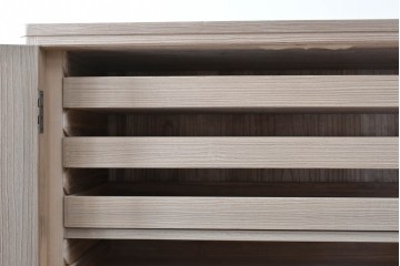 中古　美品　伝統工芸品　一級技能士 有本一郎作・久光刻　繊細な彫刻が美しい加茂総桐箪笥　定価約150万円　(R-086221)