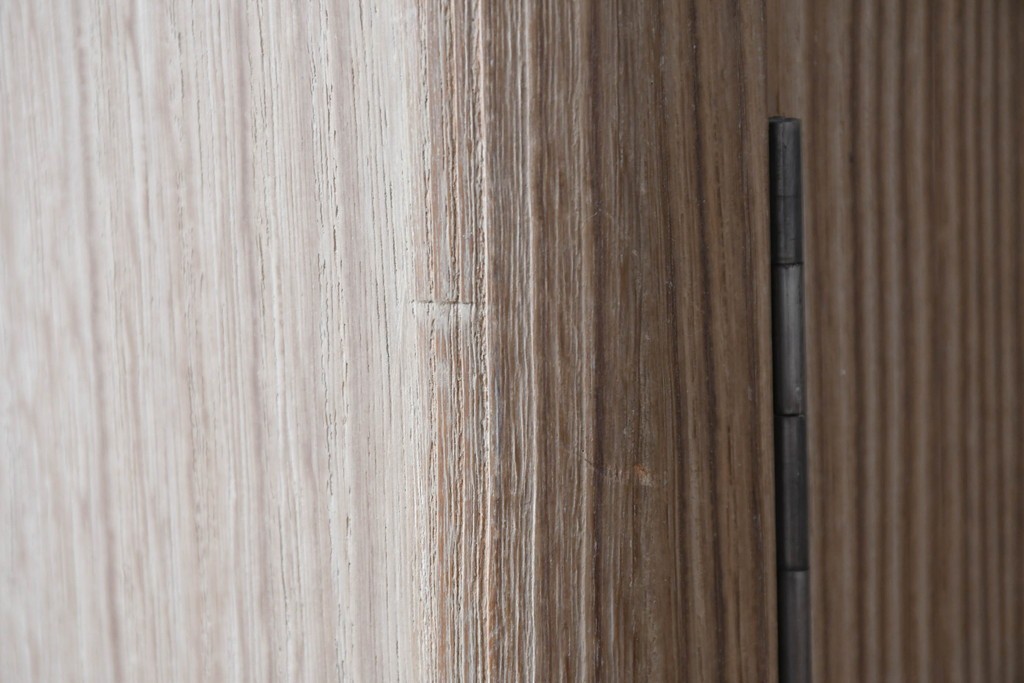 中古　美品　伝統工芸品　一級技能士 有本一郎作・久光刻　繊細な彫刻が美しい加茂総桐箪笥　定価約150万円　(R-086221)