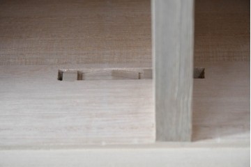 中古　美品　伝統工芸品　一級技能士 有本一郎作・久光刻　繊細な彫刻が美しい加茂総桐箪笥　定価約150万円　(R-086221)