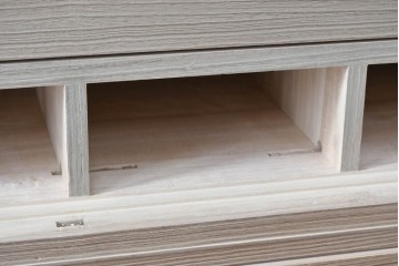 中古　美品　伝統工芸品　一級技能士 有本一郎作・久光刻　繊細な彫刻が美しい加茂総桐箪笥　定価約150万円　(R-086221)