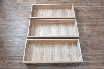 中古　美品　伝統工芸品　一級技能士 有本一郎作・久光刻　繊細な彫刻が美しい加茂総桐箪笥　定価約150万円　(R-086221)