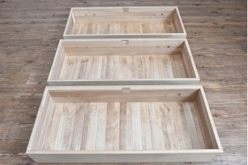 中古　美品　伝統工芸品　一級技能士 有本一郎作・久光刻　繊細な彫刻が美しい加茂総桐箪笥　定価約150万円　(R-086221)