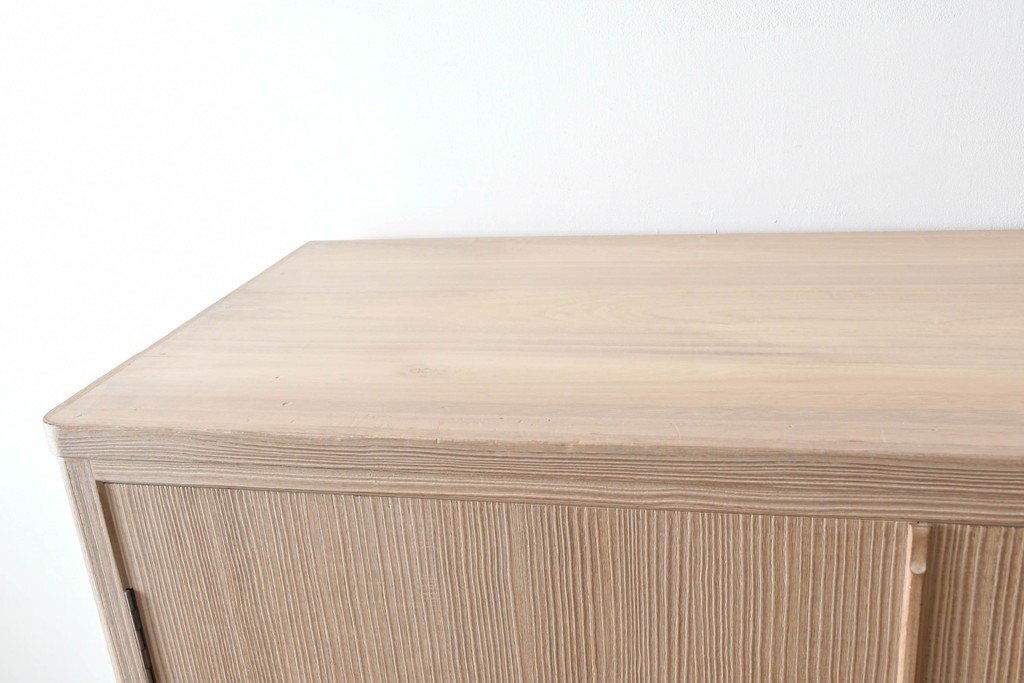 中古　美品　伝統工芸品　一級技能士 有本一郎作・久光刻　繊細な彫刻が美しい加茂総桐箪笥　定価約150万円　(R-086221)