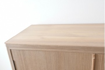 中古　美品　伝統工芸品　一級技能士 有本一郎作・久光刻　繊細な彫刻が美しい加茂総桐箪笥　定価約150万円　(R-086221)