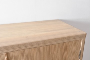 中古　美品　伝統工芸品　一級技能士 有本一郎作・久光刻　繊細な彫刻が美しい加茂総桐箪笥　定価約150万円　(R-086221)