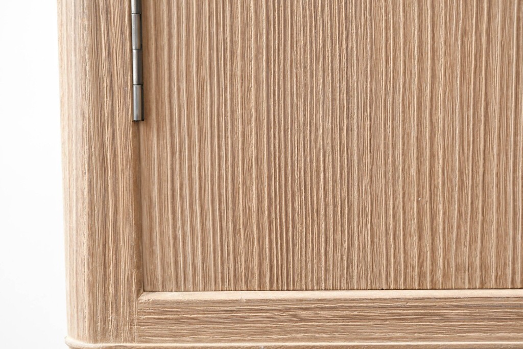 中古　美品　伝統工芸品　一級技能士 有本一郎作・久光刻　繊細な彫刻が美しい加茂総桐箪笥　定価約150万円　(R-086221)