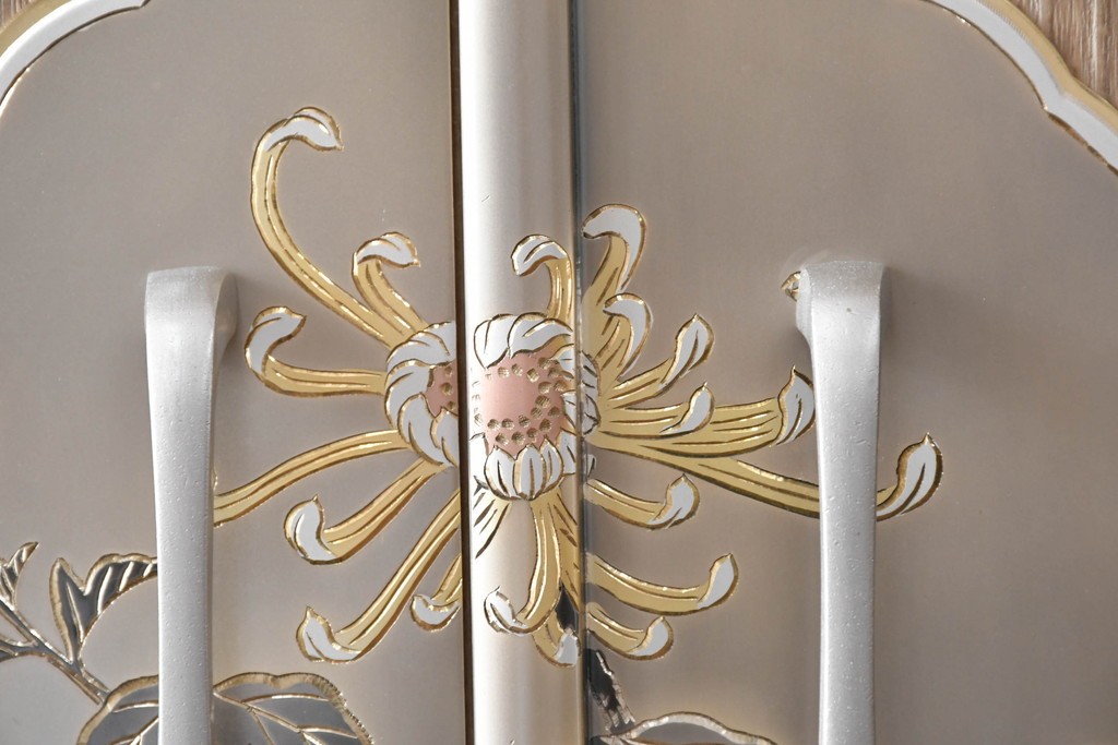 中古　美品　伝統工芸品　一級技能士 有本一郎作・久光刻　繊細な彫刻が美しい加茂総桐箪笥　定価約150万円　(R-086221)