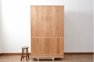 中古　美品　伝統工芸品　一級技能士 有本一郎作・久光刻　繊細な彫刻が美しい加茂総桐箪笥　定価約150万円　(R-086221)