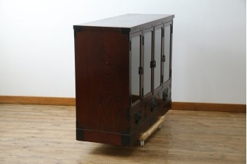 中古　欅産業　仙台民芸箪笥(仙台箪笥)　重厚な金具が魅力的な引き出し3杯付きのサイドボード　定価約60万円　(R-086222)