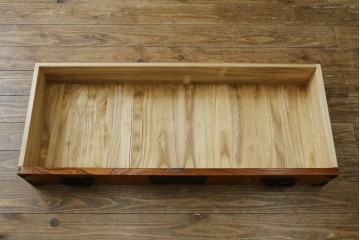 和製ヴィンテージ　美品　岩谷堂箪笥　重厚な金具が目を惹く引き出し9杯の衣装箪笥　(R-086224)