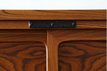 和製ヴィンテージ　美品　岩谷堂箪笥　重厚な金具が目を惹く引き出し9杯の衣装箪笥　(R-086224)