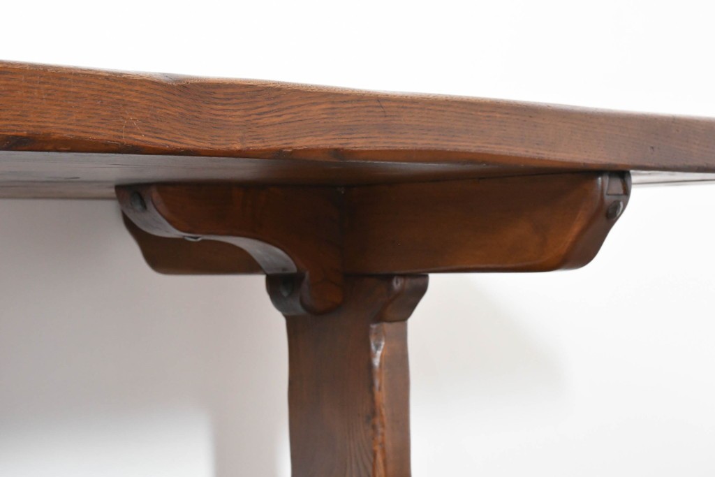 中古　美品　高級!　TARPAC社(タルパック)　PTイニシャル　栗材　イタリア職人手作りの重厚感あふれるダイニングテーブル　定価約120万円　(R-086225)