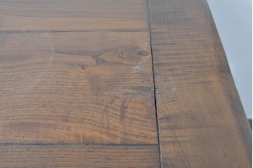 中古　美品　高級!　TARPAC社(タルパック)　PTイニシャル　栗材　イタリア職人手作りの重厚感あふれるダイニングテーブル　定価約120万円　(R-086225)