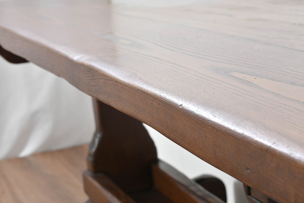 中古　美品　高級!　TARPAC社(タルパック)　PTイニシャル　栗材　イタリア職人手作りの重厚感あふれるダイニングテーブル　定価約120万円　(R-086225)