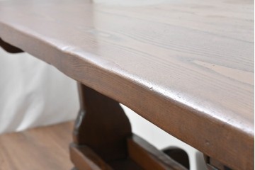 中古　美品　高級!　TARPAC社(タルパック)　PTイニシャル　栗材　イタリア職人手作りの重厚感あふれるダイニングテーブル　定価約120万円　(R-086225)