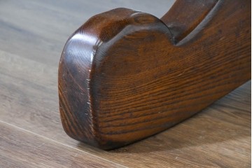 中古　美品　高級!　TARPAC社(タルパック)　PTイニシャル　栗材　イタリア職人手作りの重厚感あふれるダイニングテーブル　定価約120万円　(R-086225)