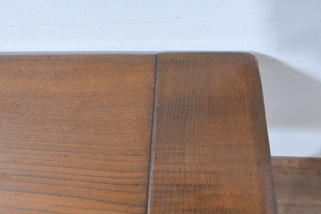 中古　美品　高級!　TARPAC社(タルパック)　PTイニシャル　栗材　イタリア職人手作りの重厚感あふれるダイニングテーブル　定価約120万円　(R-086225)