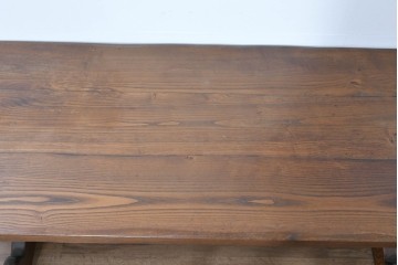 中古　美品　高級!　TARPAC社(タルパック)　PTイニシャル　栗材　イタリア職人手作りの重厚感あふれるダイニングテーブル　定価約120万円　(R-086225)