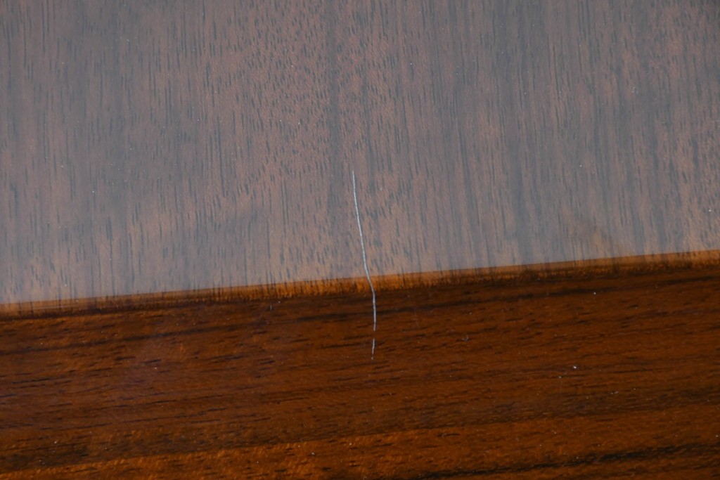 中古　美品　カリモク家具(karimoku)　domani(ドマーニ)　Forza(フォルザ)シリーズ　美しい杢目が広がる天板と金色のアクセントが映えるローテーブル　定価約45万円　(R-086226)