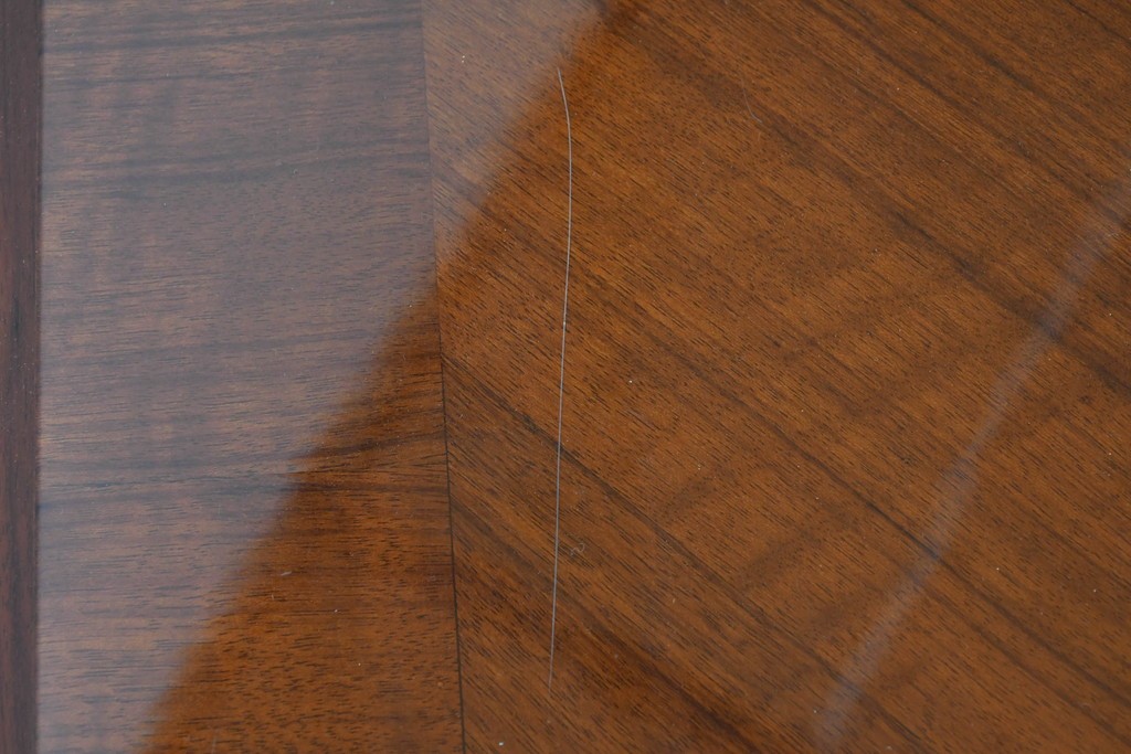 中古　美品　カリモク家具(karimoku)　domani(ドマーニ)　Forza(フォルザ)シリーズ　美しい杢目が広がる天板と金色のアクセントが映えるローテーブル　定価約45万円　(R-086226)